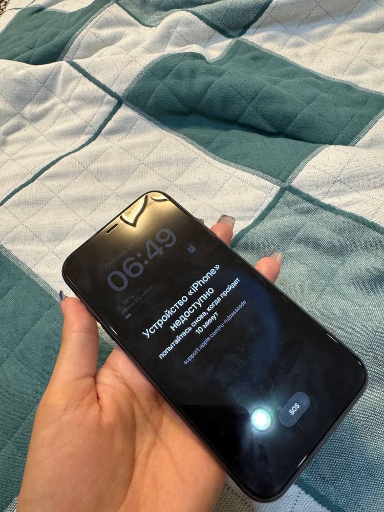 Iphone 11  емкость 77 %
