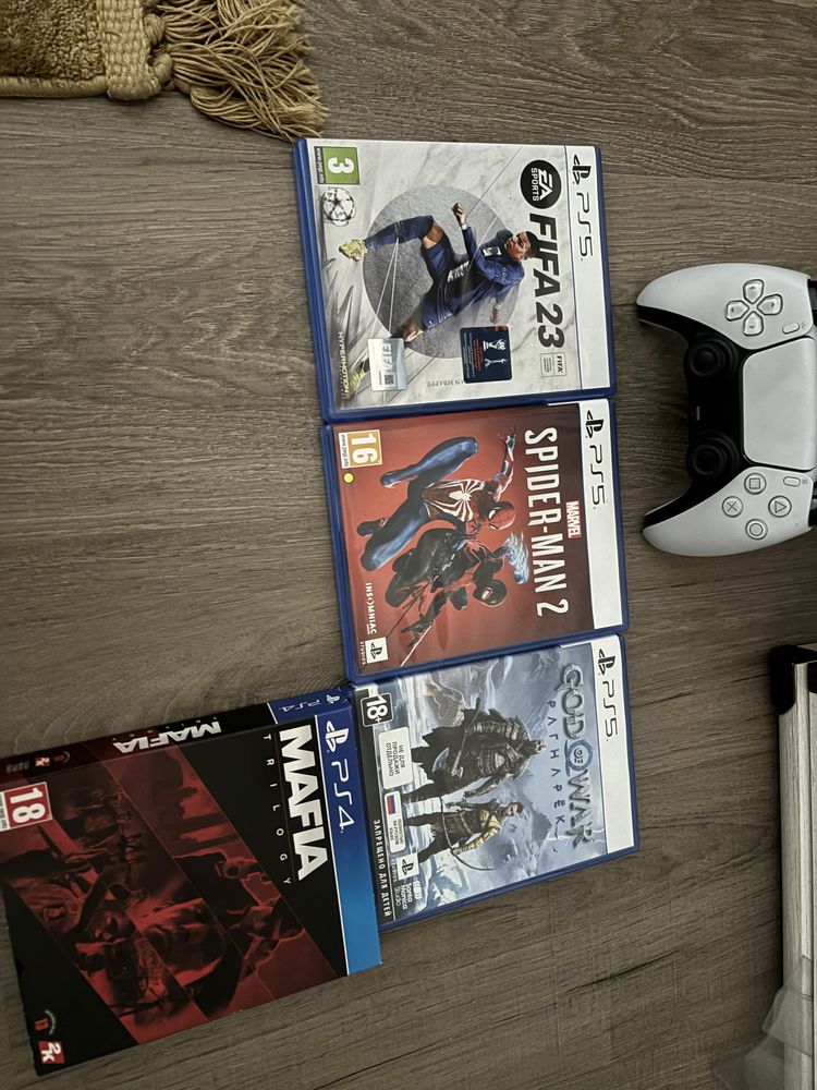 Playstation 5 + больше 10игр, в идеальном состоянии