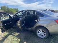 Продаю Lada Веста аварийный 2019