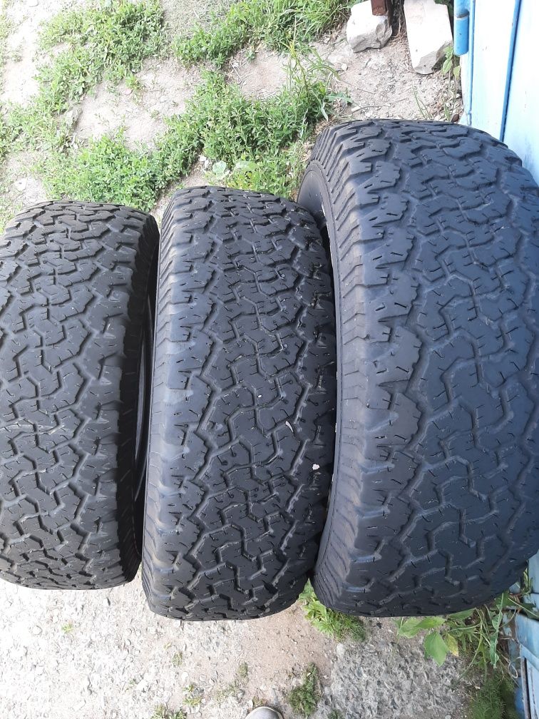 Продам шины 265/70/17 гудрич