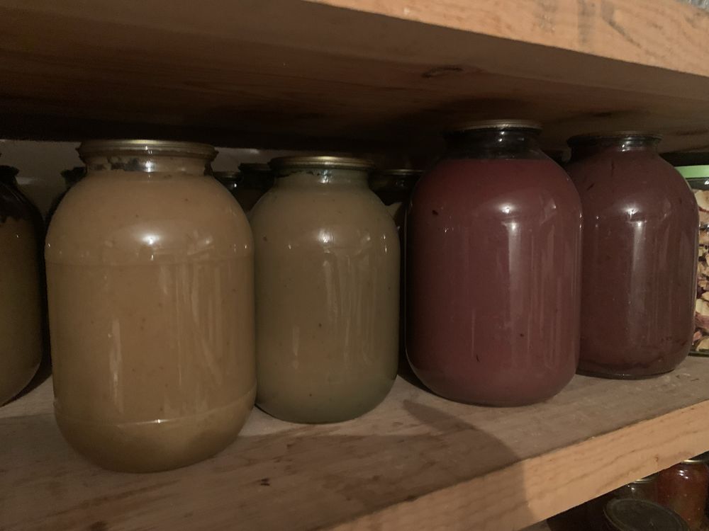 Продам вишню замороженную, яблочное пюре, сок
