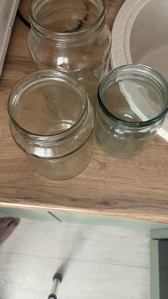Продам банки разные 3л 1 л и 08 05