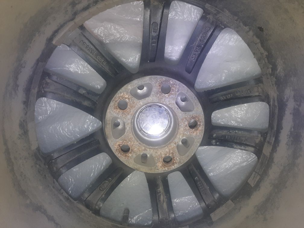 Диски R16 5*114,3 комплект с резиной зима 215*55