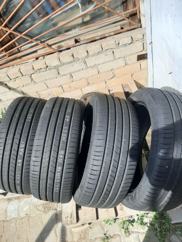 Продам шины 235/45/18 кумхо экстра
