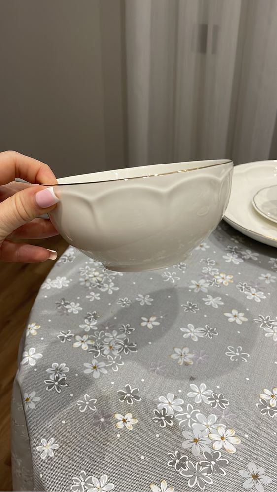 Продам столовый сервиз