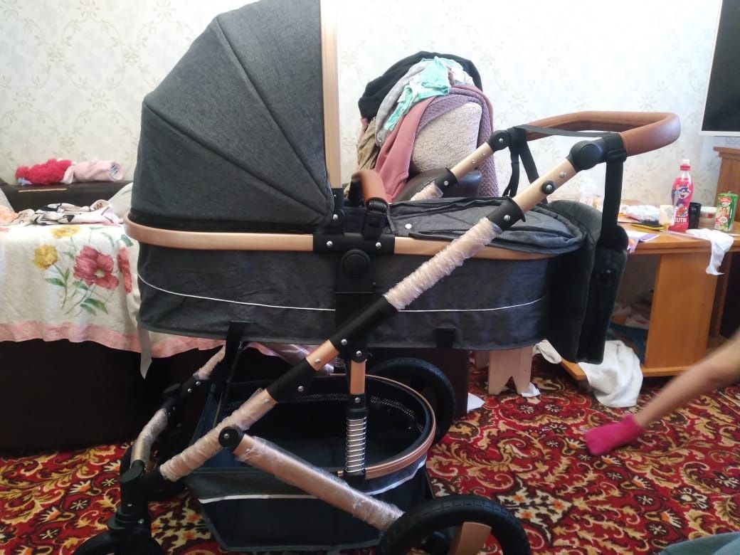 Коляска б/у , продам срочно !