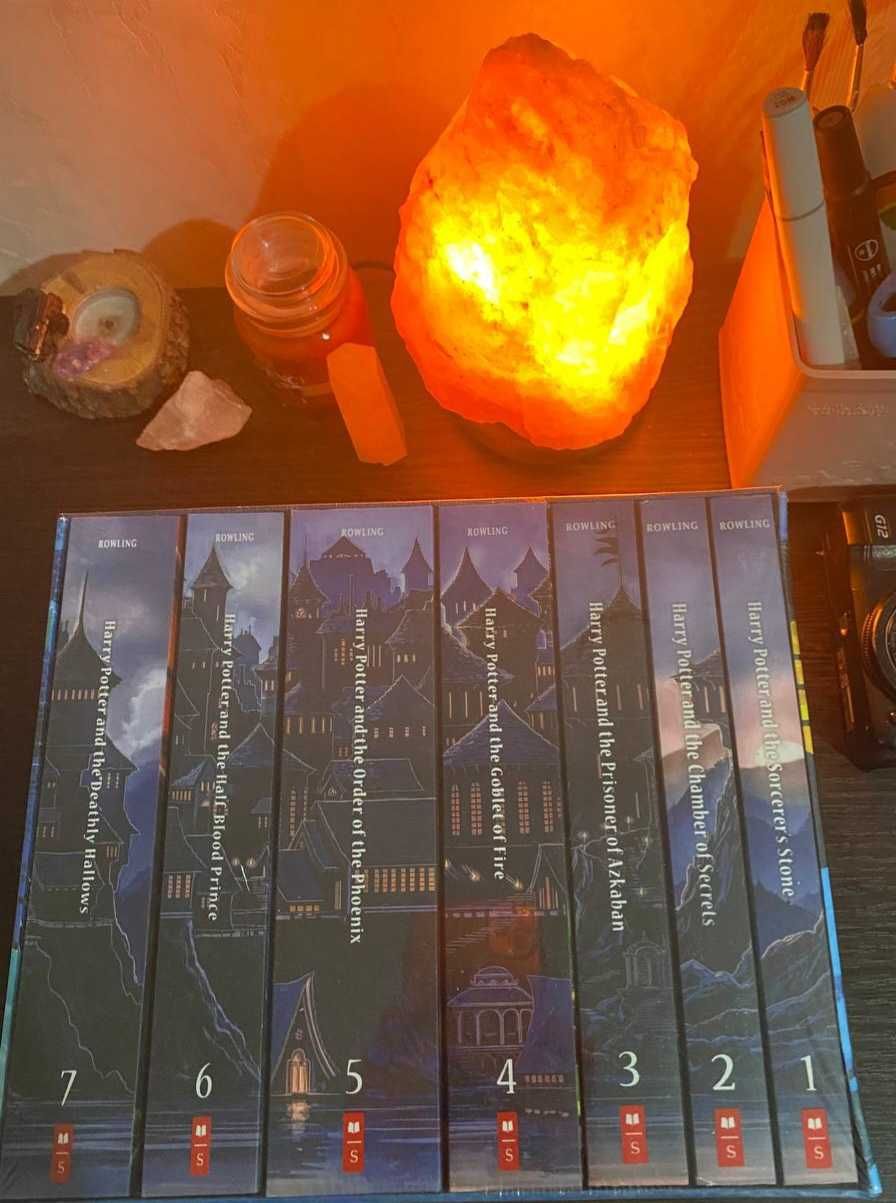 Комплект книг "Гарри Поттер" на английском языке абсолюно новые