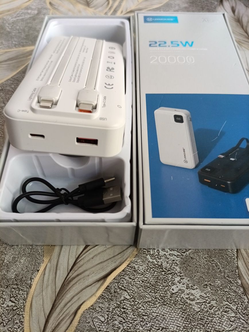 Повер Банк Power Bank 22.5W.  Зарядит 4 раз, iPhone, Type C, Micro USB