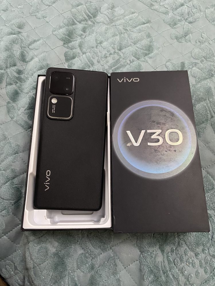 Vivo. V30. 5G.   12+12+256