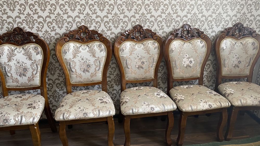 Продам стулья 5 штук
