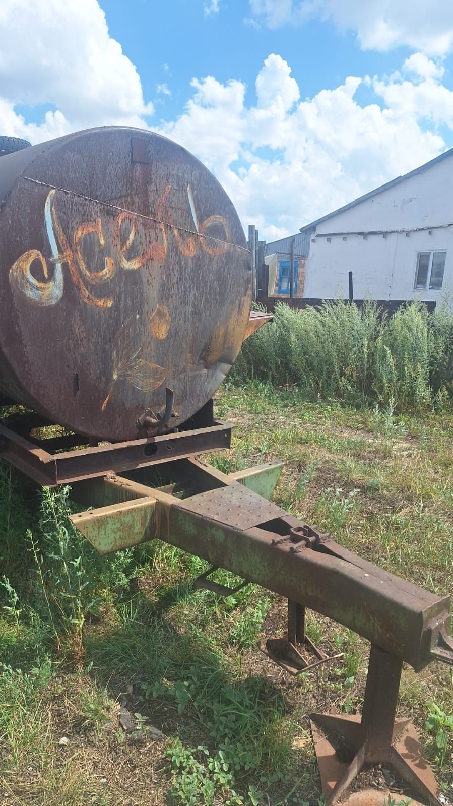 Продаётся цистерна бочка
