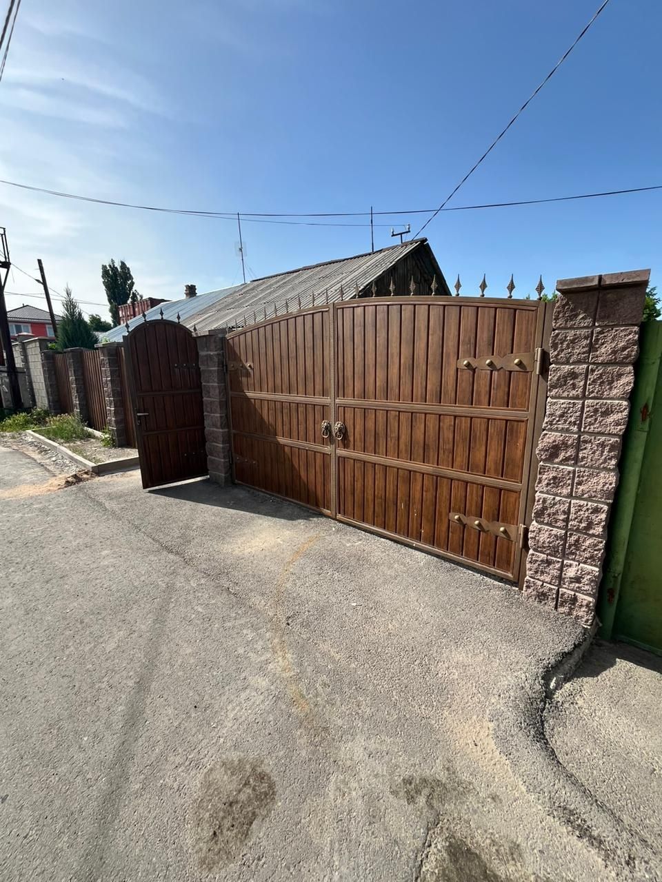 Продам дом с жилой времянкой