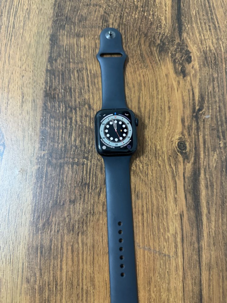 Apple watch продам в отоичном состояний