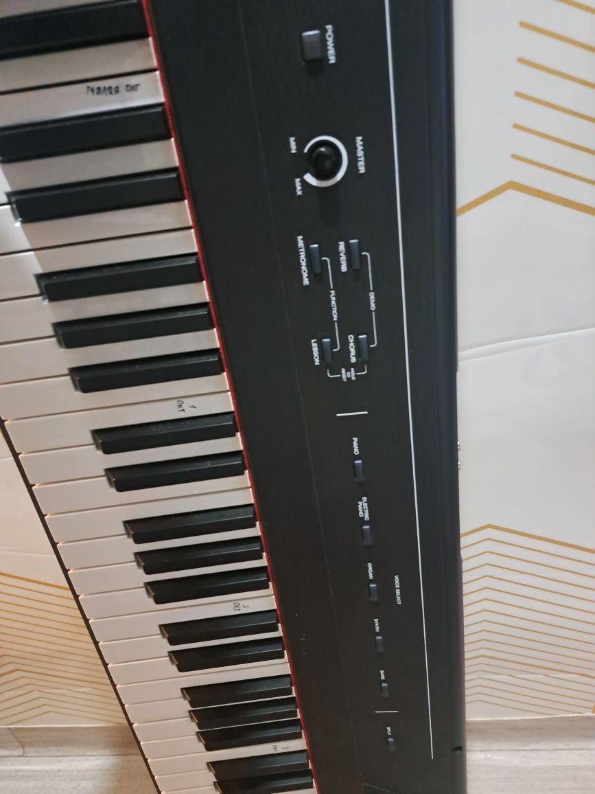Срочно Продам цифрове пианино Alesis Recital