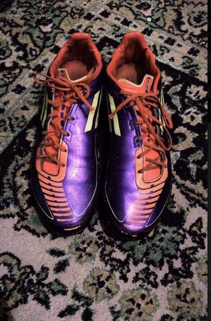 Продам бутсы adidas