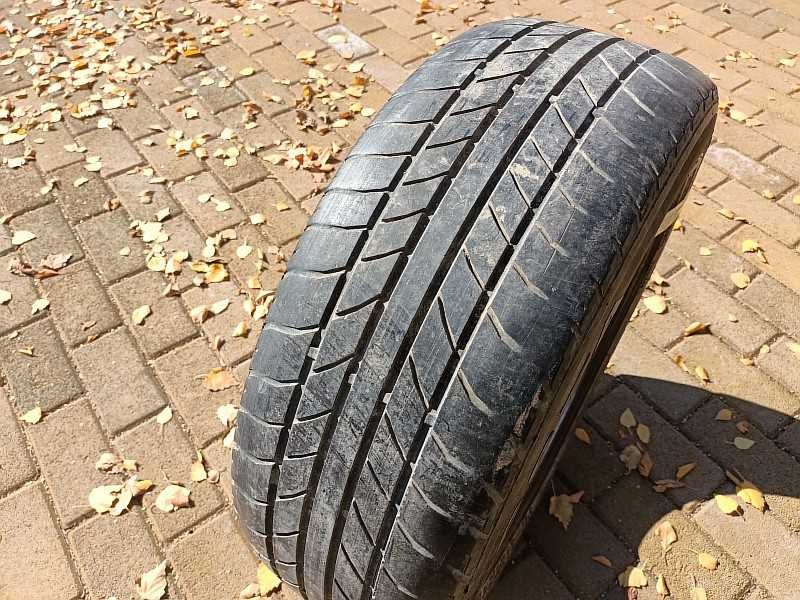 ОДНА шина 205/55 R16 - "Kumho Ecsta" (Корея), летняя.