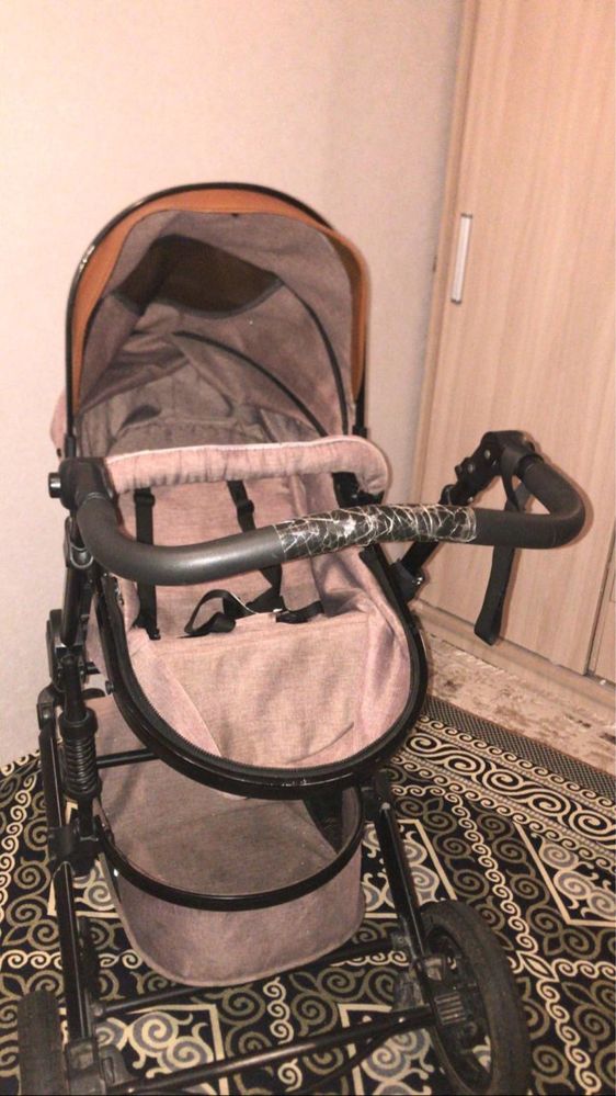 Коляска  трансформер 2в1 в хорошом состояние