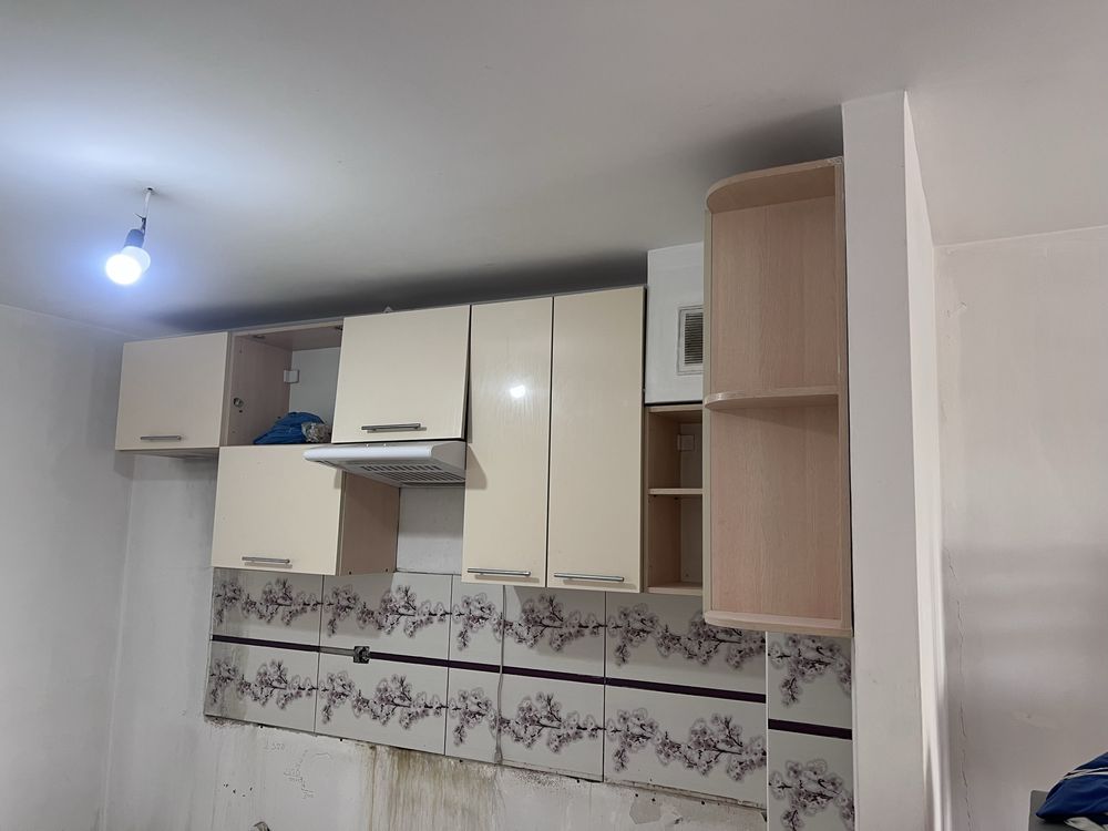 Срочно продам кух гарнитуру бу