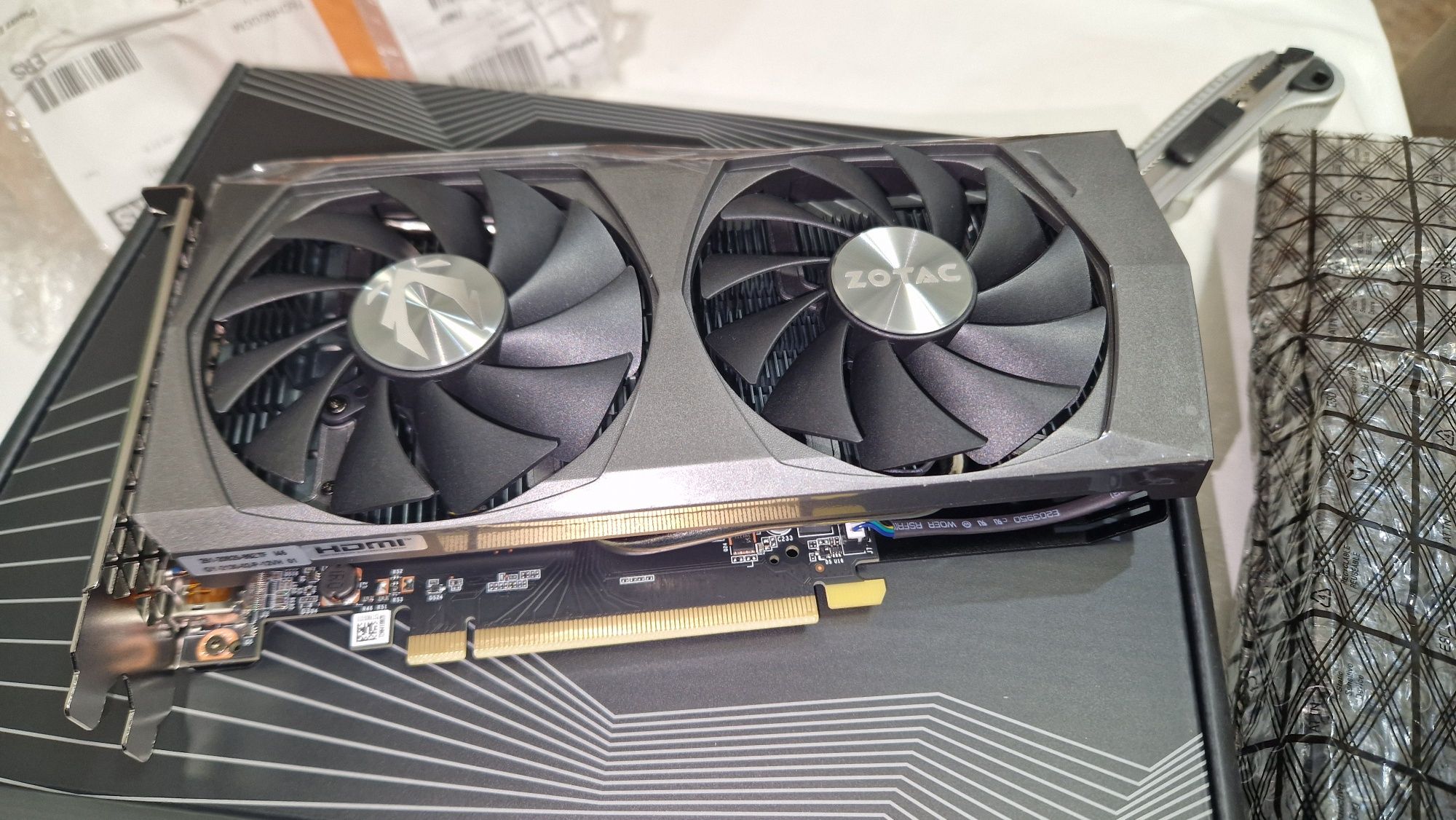 Продам видеокарту ZOTAC Gaming RTX 3050 ECO ZT-A30500K-10M 8Гб