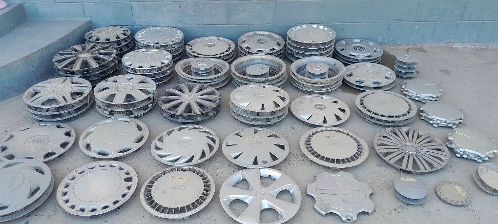 Продам колпаки разных машины.