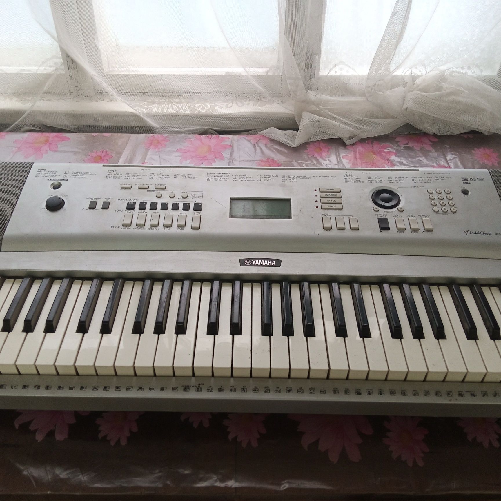 Синтезатор Yamaha DGX 230