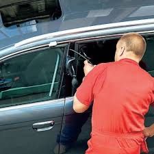 Вскрытие авто ремонт замок зажигания открыт авто двер