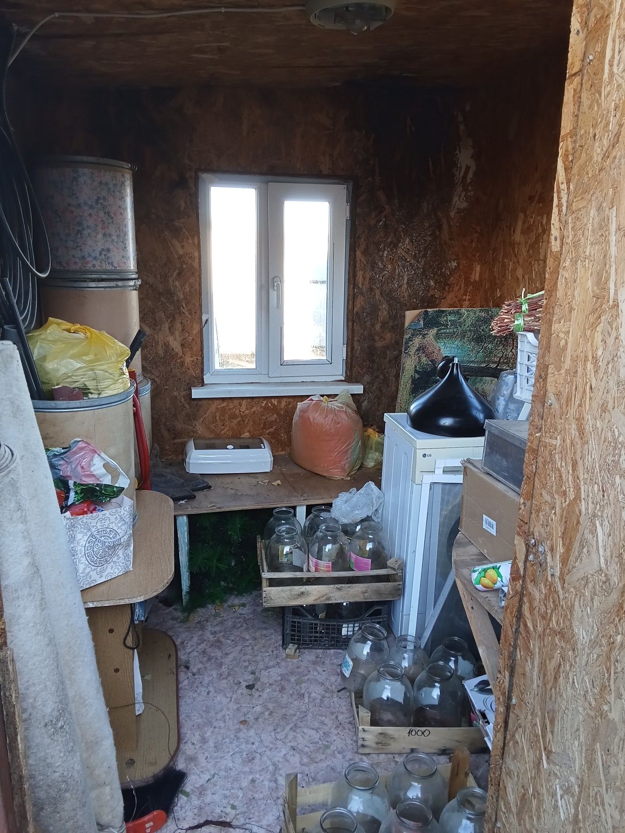 Продам вагончик утеплений 2×2