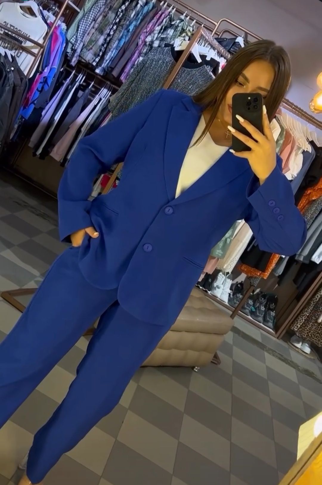 Продам костюм женский