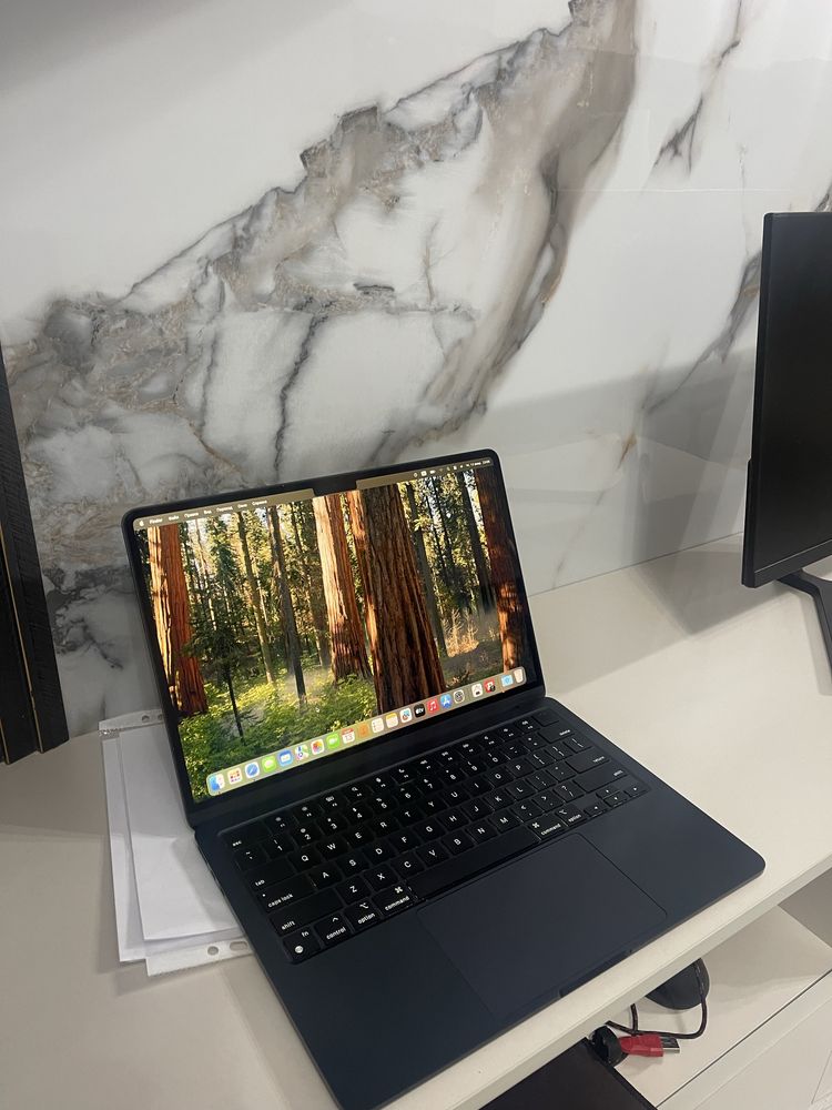 Macbook air m3 2024 г 256 gb 100% акб 8 озу 26 циклов