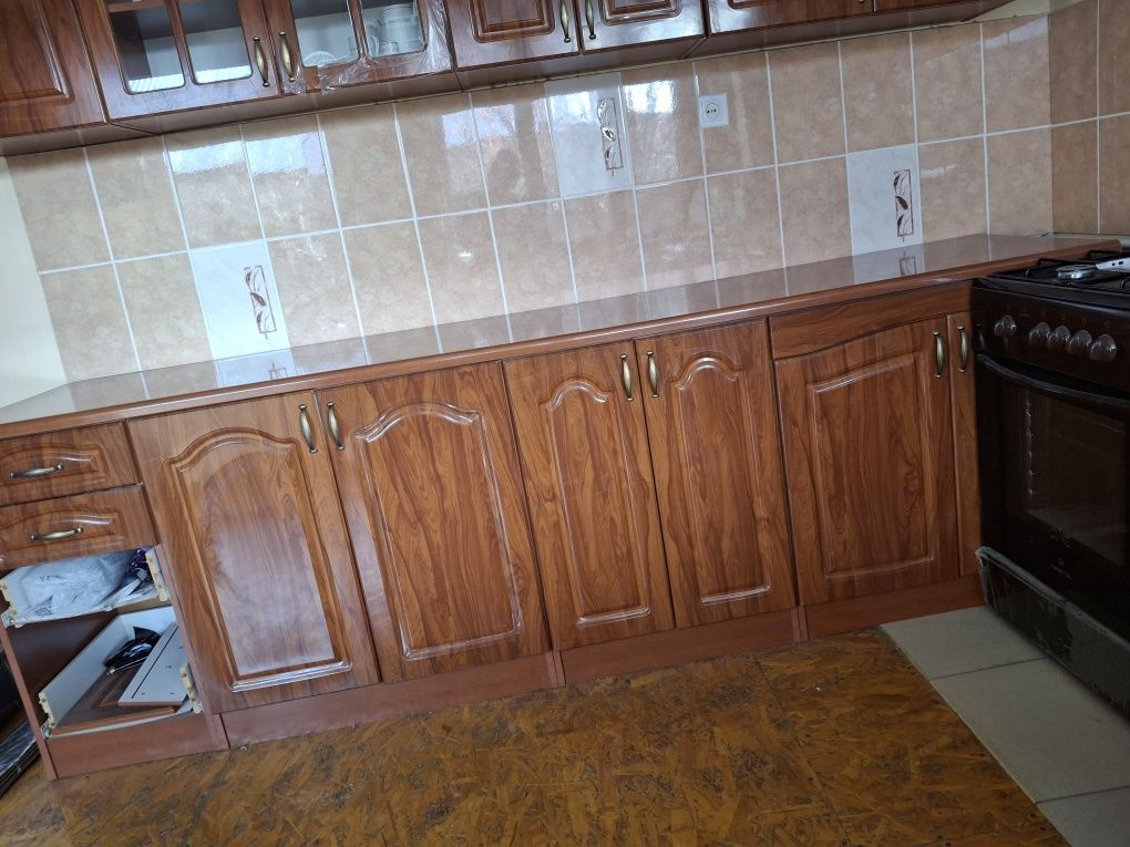 Продам кухонный шкаф