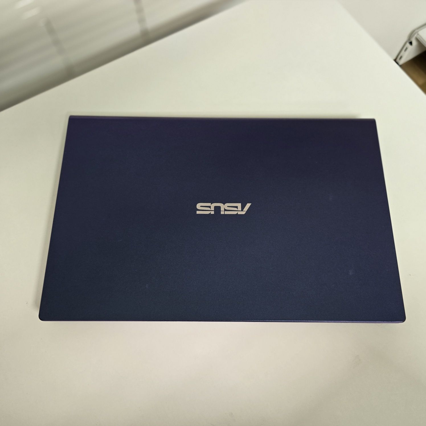 Ноутбук Asus X515E