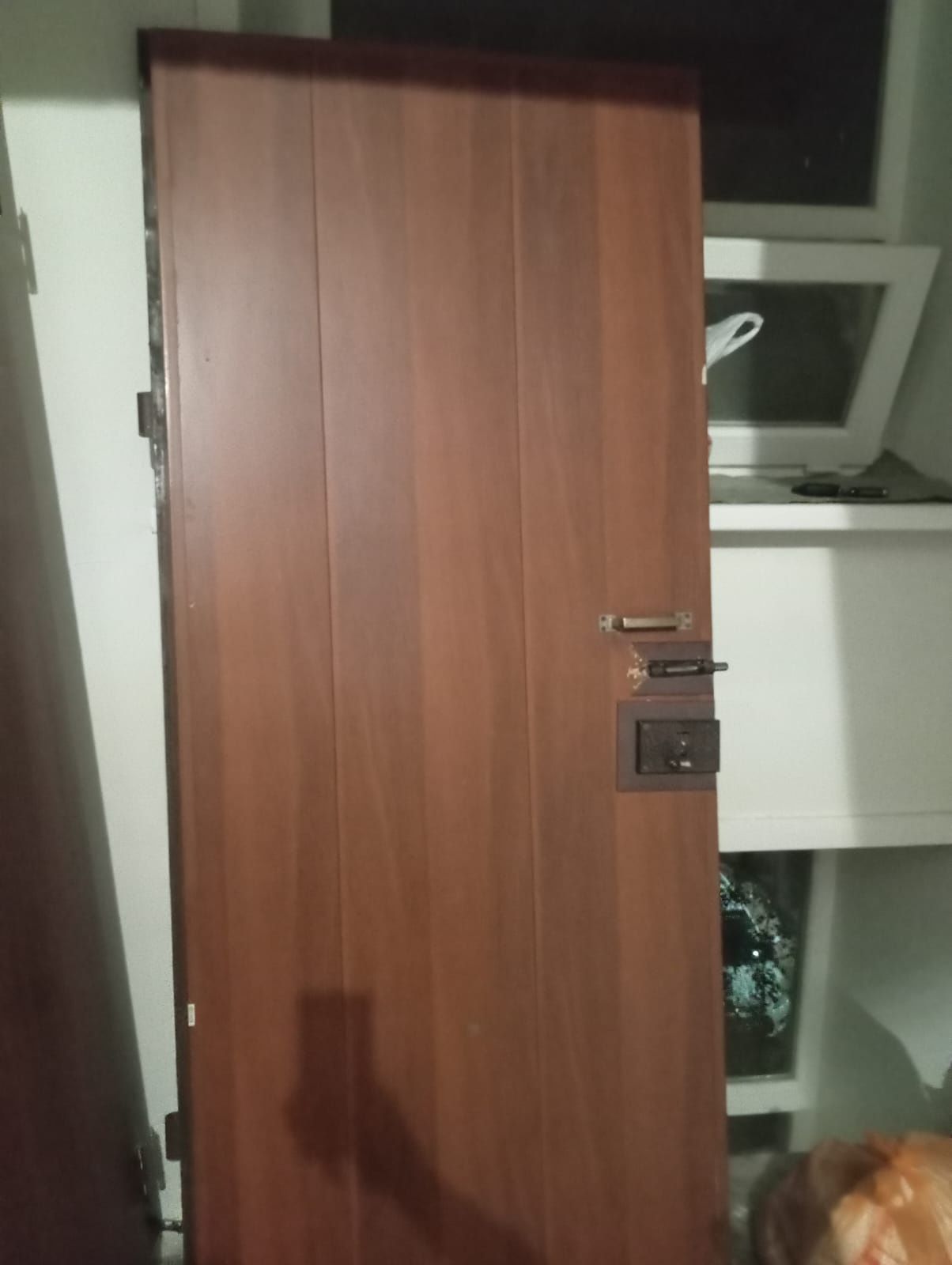Продам дверь металлическую