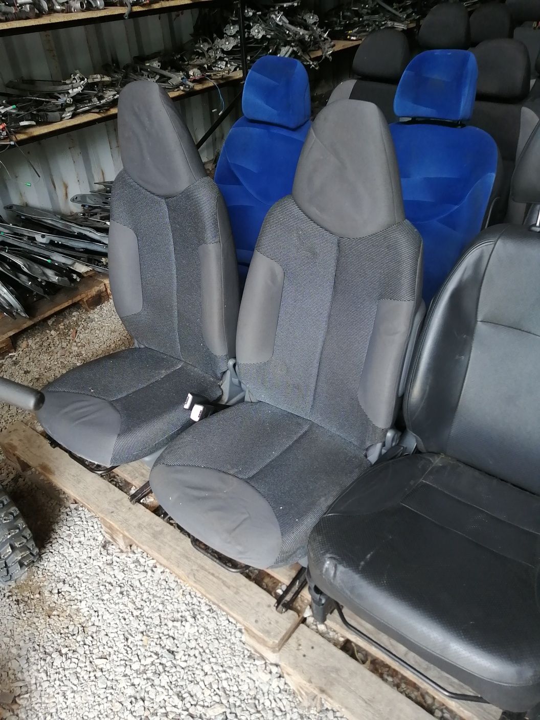 Продам сидения автомобильные привозные