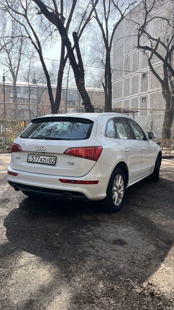 Продам Audi Q5 2.0 TFSI, 211 л.с., полный привод quattro.