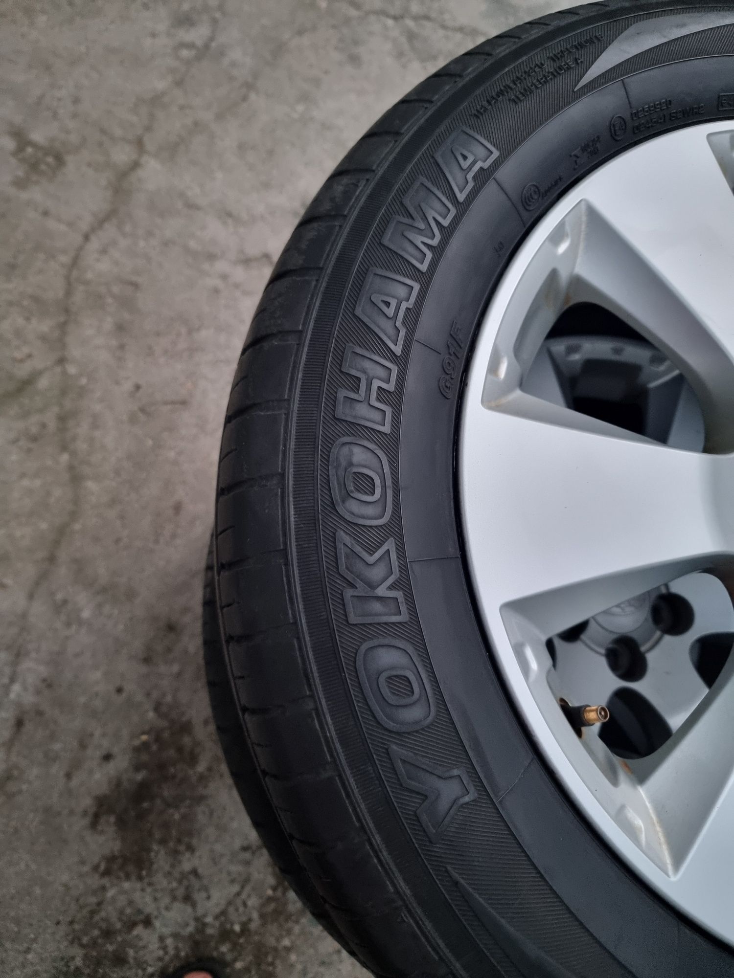 Диски R17 с шинами на Subaru Forester