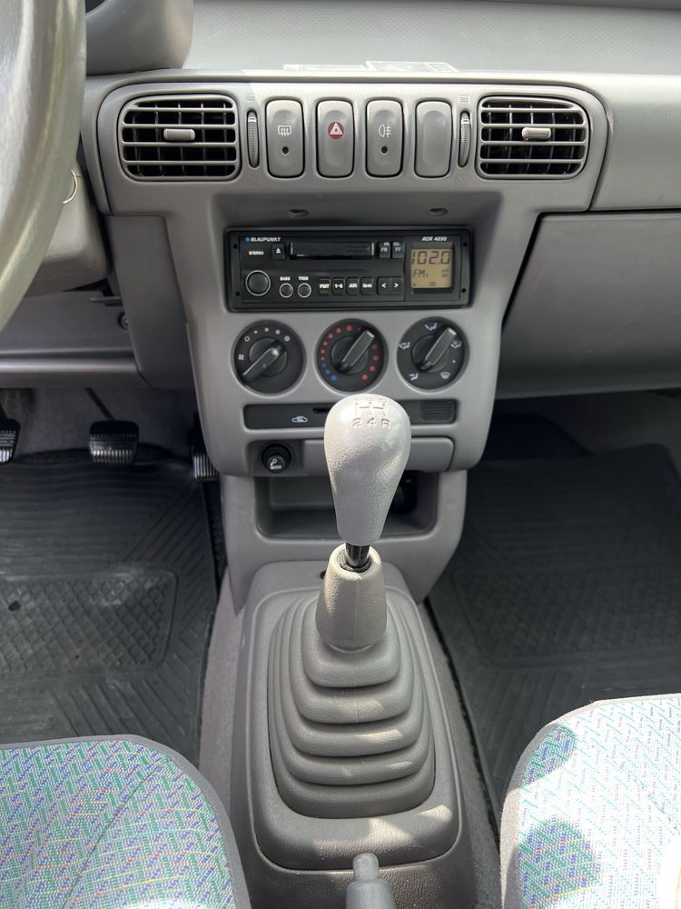 Nissan Micra  1994г Обьем 1.0 мех