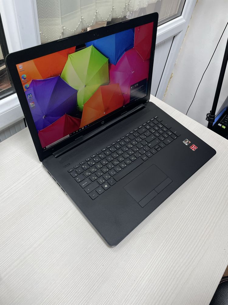 Hp pavilion 17 Ryzen 3 ОЗУ 4гиг SSD 256gb быстрый большой экран