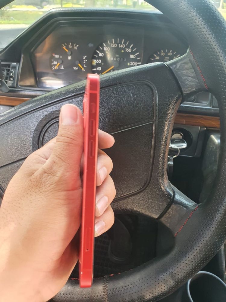 Iphone 12 в хорошем состоянии