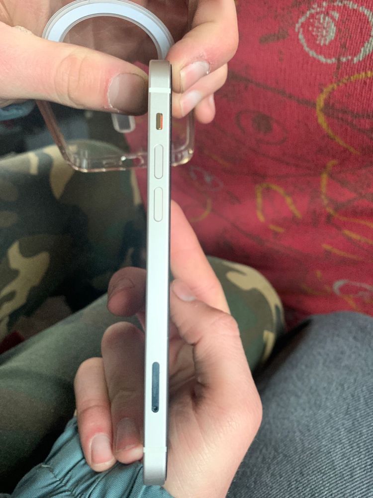 Продаю iphone 12