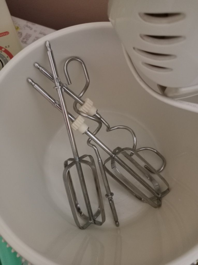 Продаётся Миксер ,Vitek