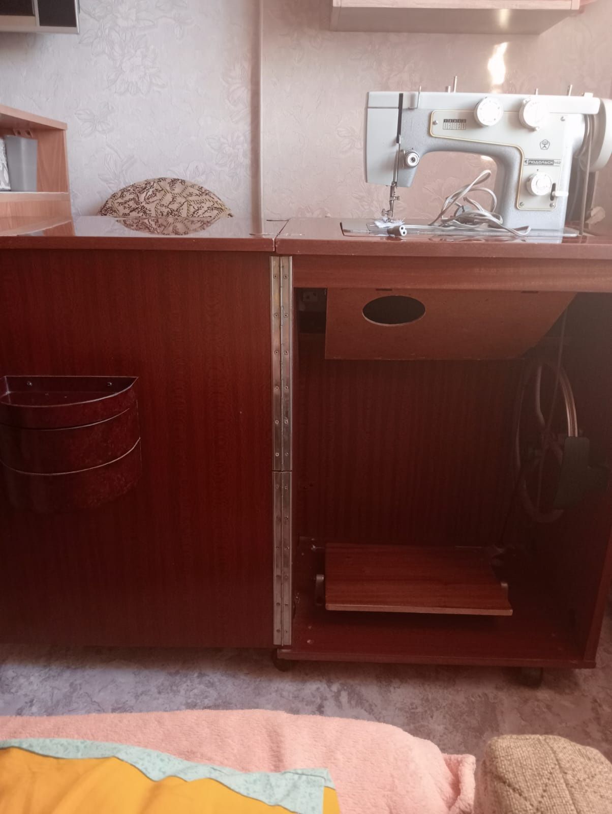 Продается швейная машинка цена 25тысяч тенге , торг
