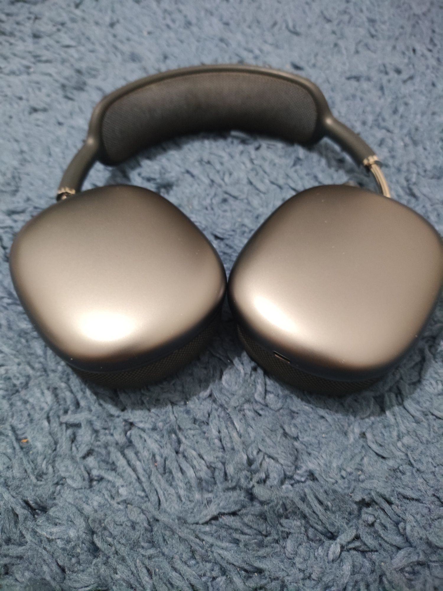 Air Pods Max серый.
