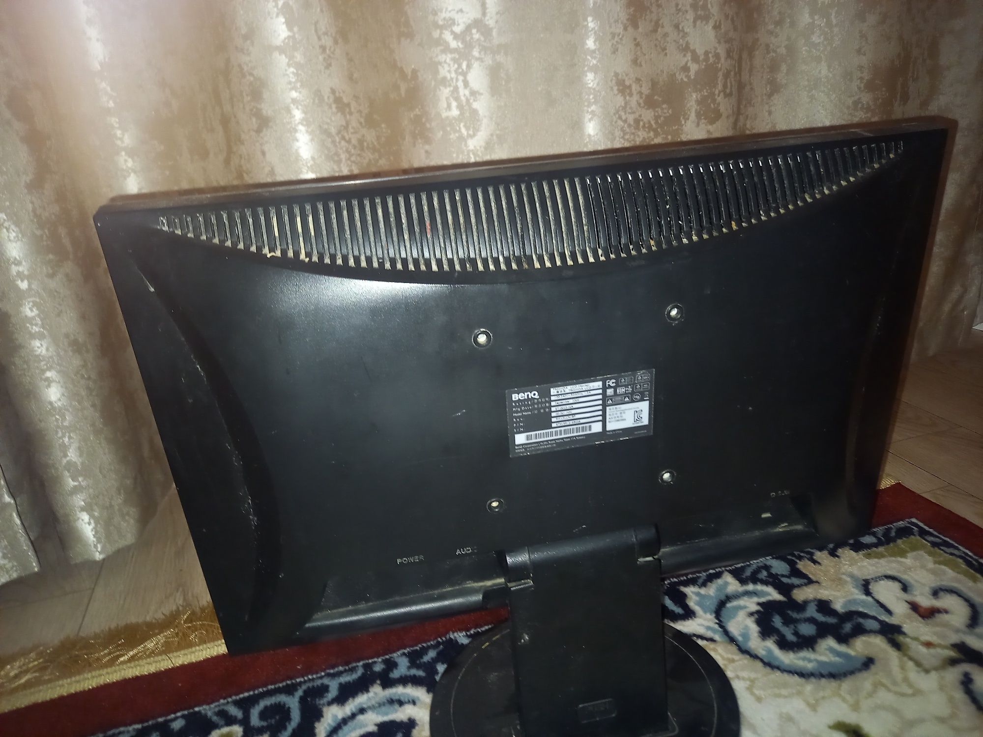 Монитор для ПК BenQ с кабелем