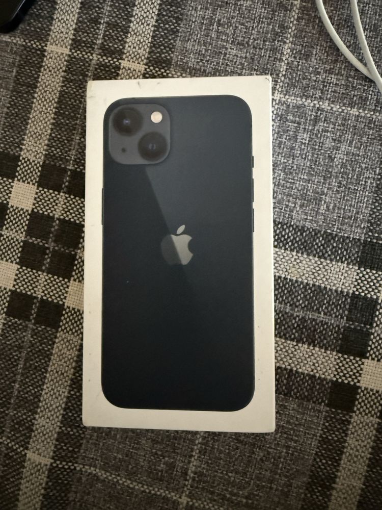 Iphone13 б/у,использовался 6-7 месяцев,без трещин на экране и корпусе