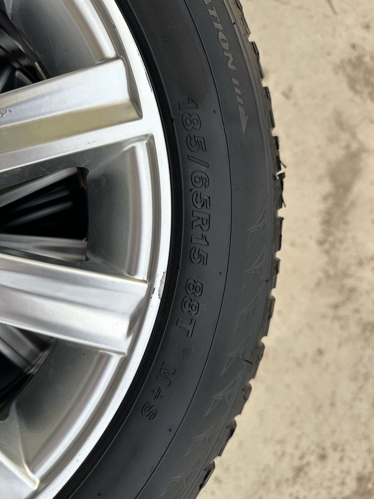 Продам титанки R15 камрики 4:100 с резиной 185/65