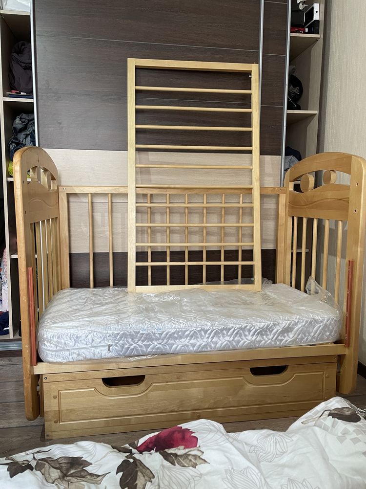 Продаю детскую кроватку