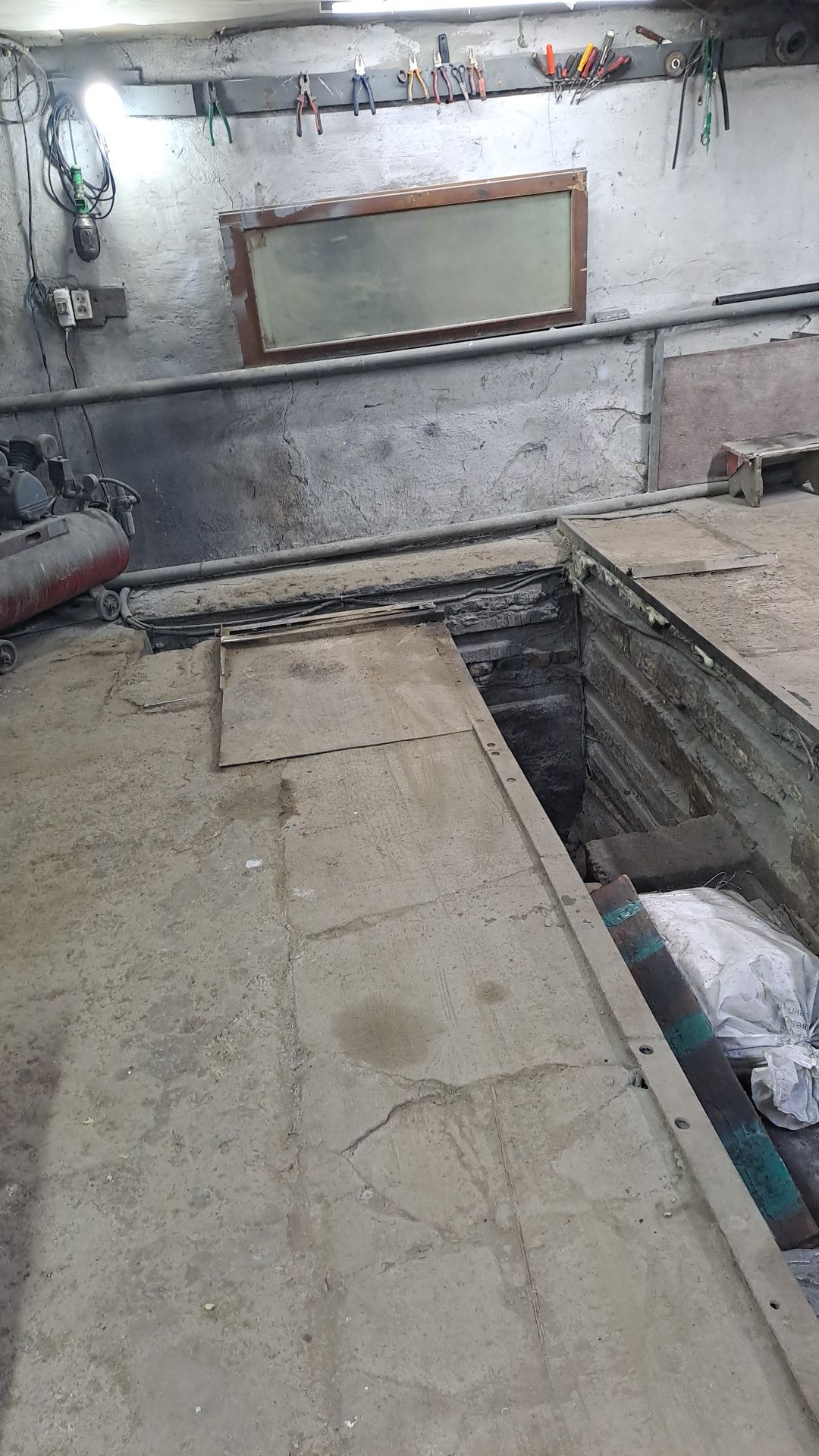 Продам гараж в п.Бурабай