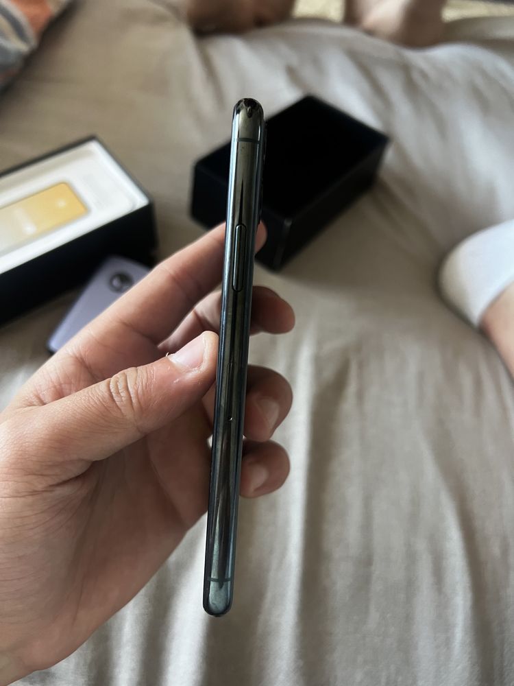 Iphone 11 pro продается