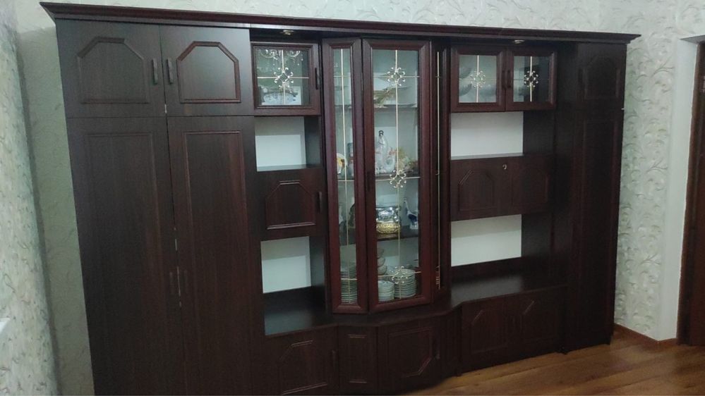 Стенка сервант гостинная сатылады. 115000 в иделном состояние