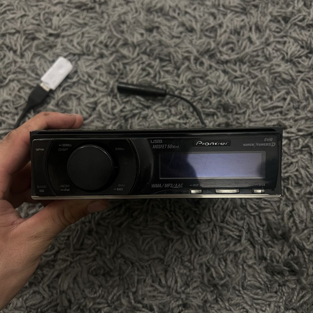 Продам легендарную магнитолу Pioneer DEH P7150UB